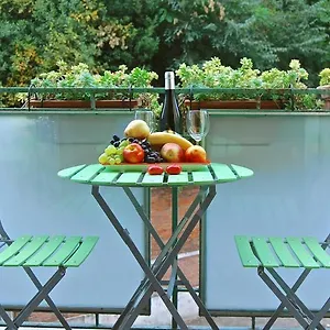 Apartamento At Colosseo With Terrace Overlooking The Garden By Lyon, Roma