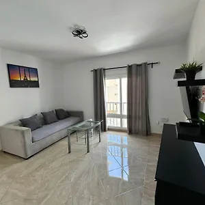 https://apartamento-de-2-habitaciones-en-arrecife.in-canary-islands.com