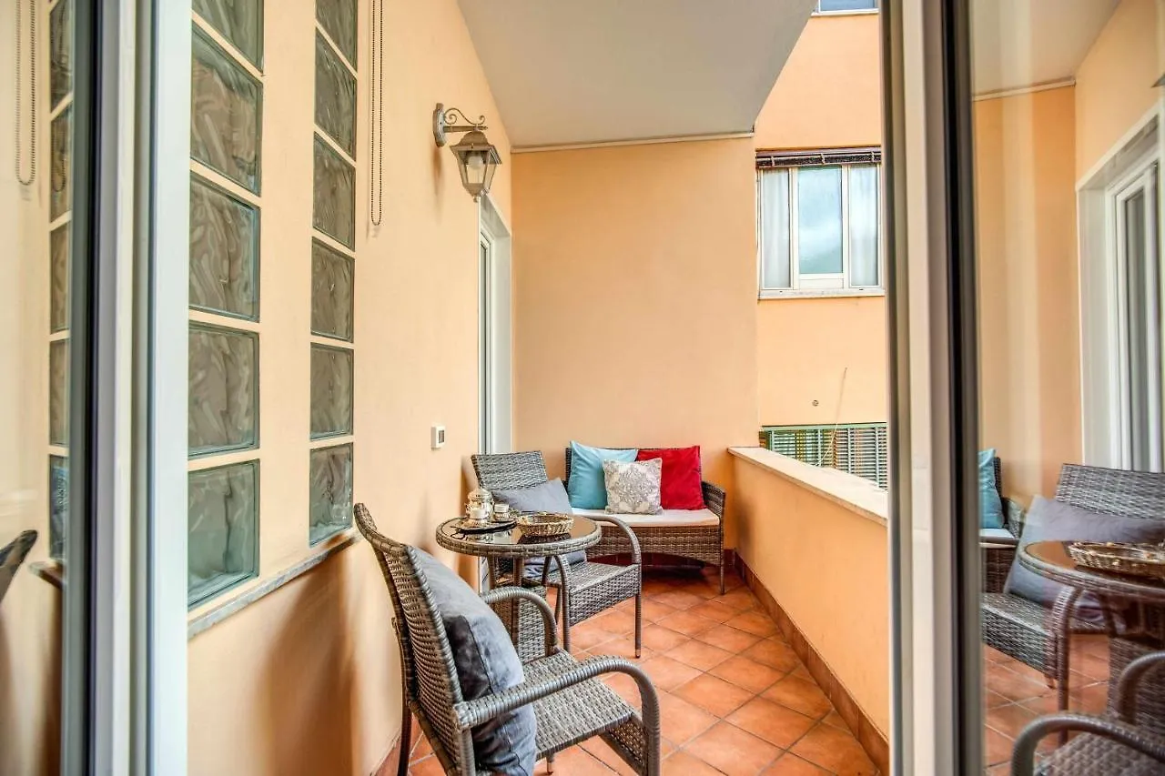 Original House In Trastevere Rome Italy
